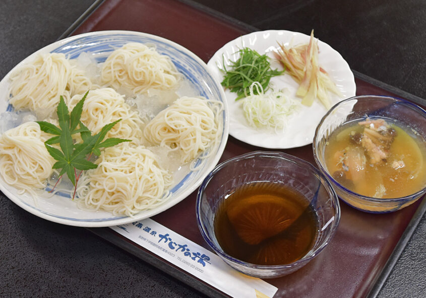 冷やしそうめん 和食処かじか亭
